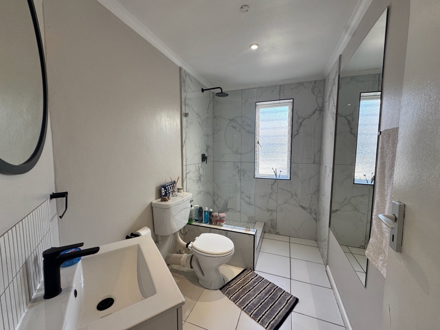 To Let 2 Bedroom Property for Rent in Claremont Upper Western Cape